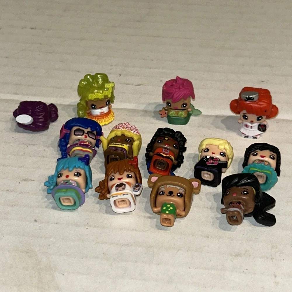 My Mini MixieQ's Mixie Q's Lot‎ of 12 Random Figures Mattel C3